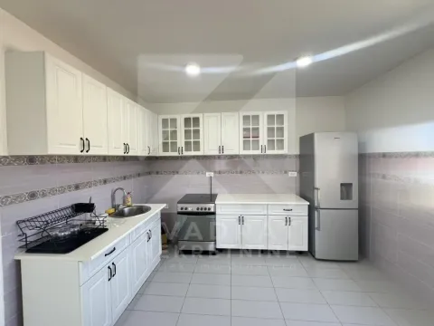 Izdavanje, kuća, 260m², Kokoti, Podgorica - image 8