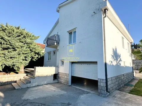 Rent, house, 260m², Zagorič, Podgorica - image 2