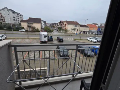 Izdavanje, jednosoban stan, 48m², Stari Aerodrom, Podgorica - image 12