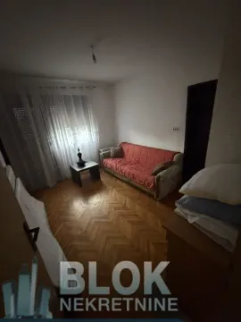Izdavanje, dvosoban stan, 100m², Tološi, Podgorica - image 4