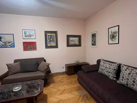 Izdavanje, dvosoban stan, 70m², Centar, Podgorica - image 16