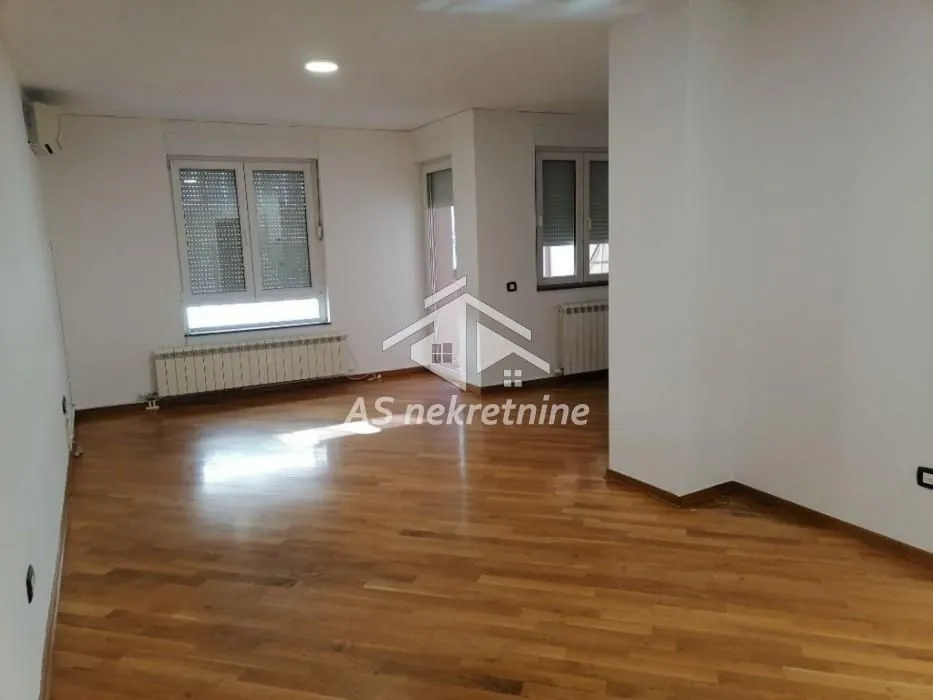 Izdavanje, dvosoban stan, 58m², Stari Grad, Beograd