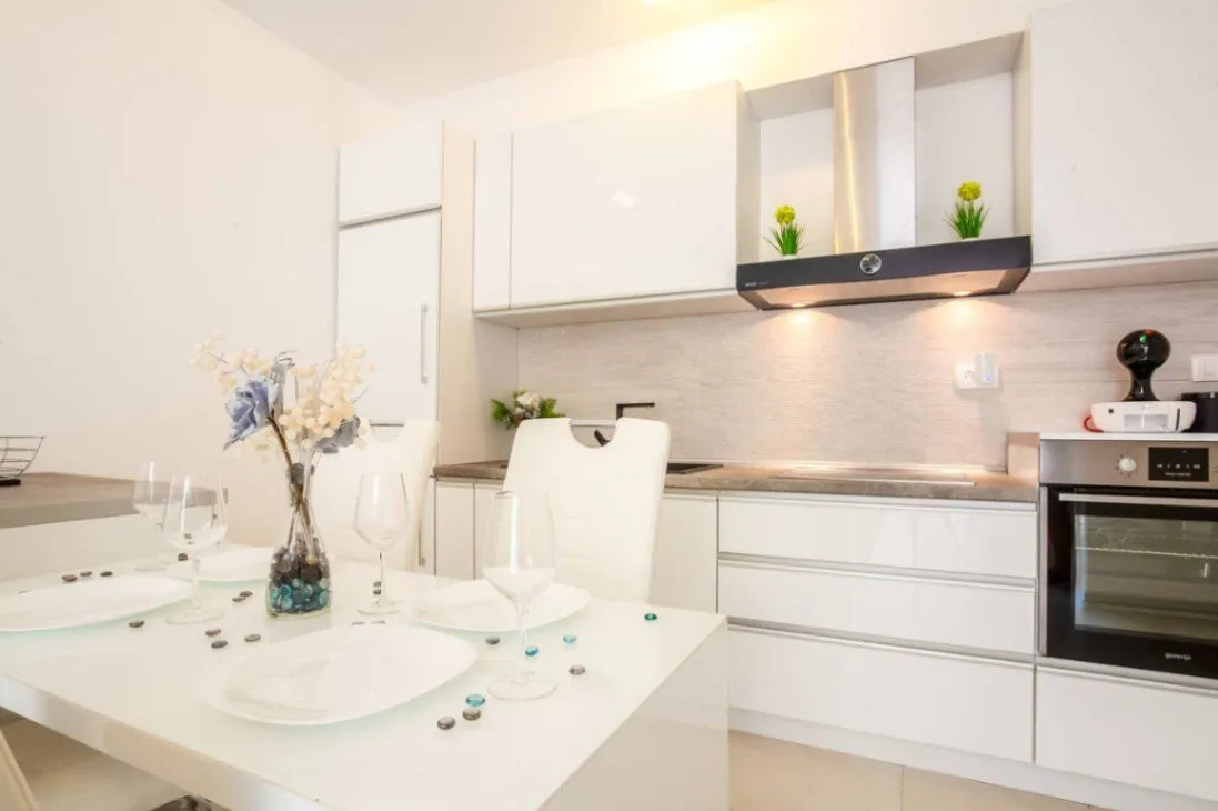 Rent, one bedroom apartment, 52m², Rafailovići, Budva