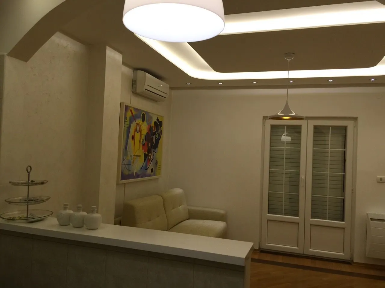 Izdavanje, kuća, 320m², Gornja Gorica, Podgorica