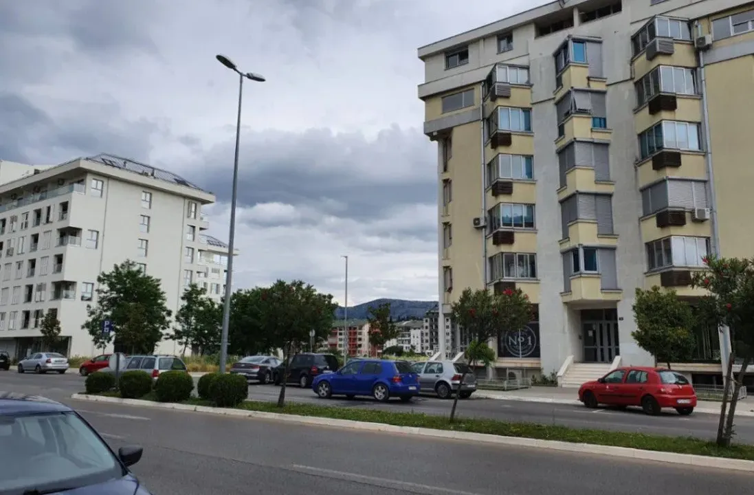 Izdavanje, jednosoban stan, 40m², Preko Morače, Podgorica