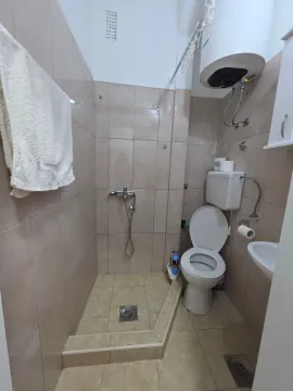 Izdavanje, jednosoban stan, 27m², Centar, Cetinje - image 13