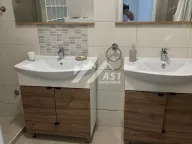 Izdavanje, trosoban stan, 121m², Centar, Novi Sad - image 7