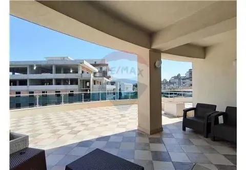 Izdavanje, dvosoban stan, 125m², Centar, Podgorica