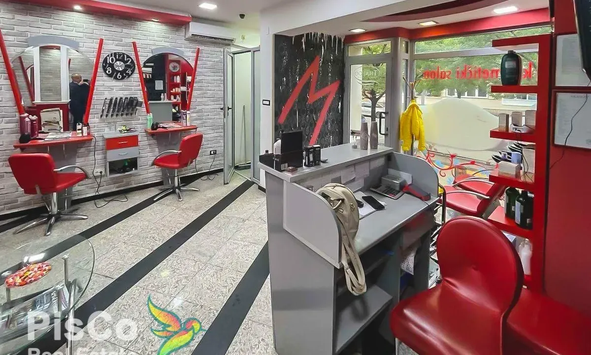 Izdavanje, poslovni prostor, 58m², Centar, Podgorica