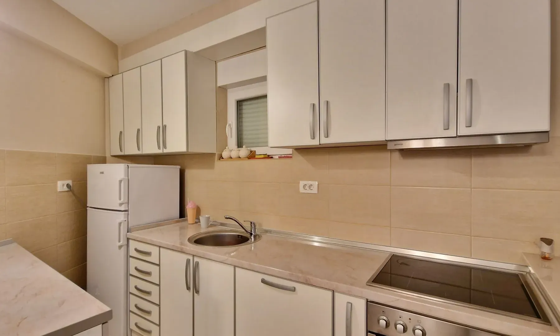 Rent, one bedroom apartment, 58m², Prijevor, Budva