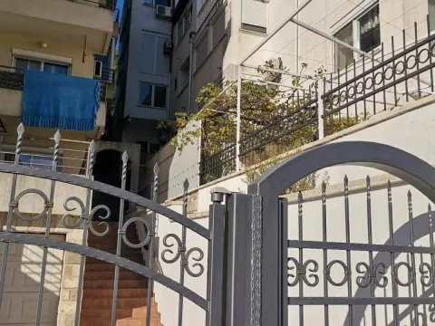 Prodaja, jednosoban stan, 35m², Babin Do, Budva - image 1