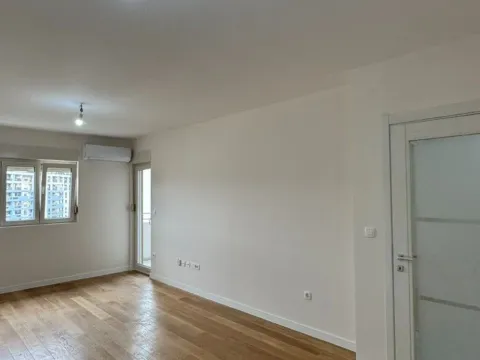 Rent, one bedroom apartment, 49m², Central Point, Podgorica - image 4