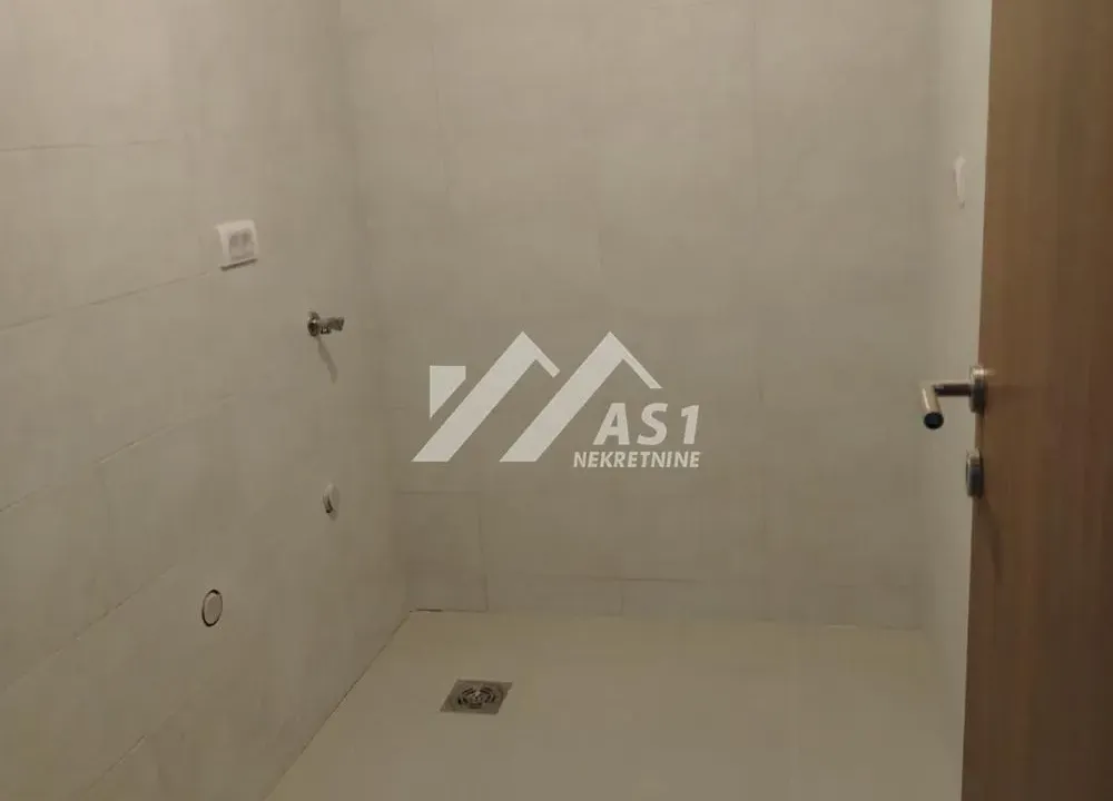 Rent, house, 268m², Adamovićevo Naselje, Novi Sad Sve Podlokacije