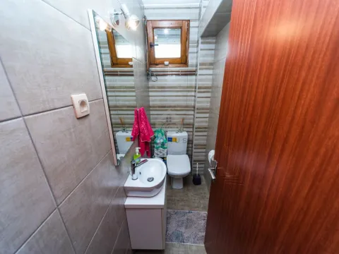 Prodaja, kuća, 200m², Donja Gorica, Podgorica - image 16