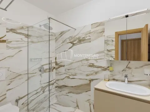 Sale, three bedroom apartment, 158m², Dobrota, Kotor - image 3