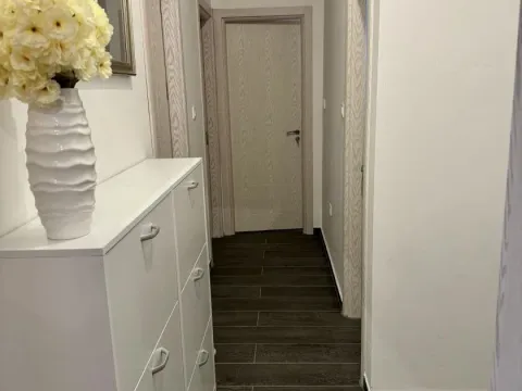 Izdavanje, trosoban stan, 74m², Ljubović, Podgorica - image 8