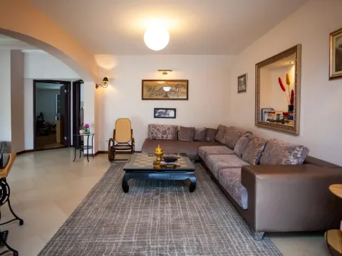 Prodaja, trosoban stan, 220m², Dobrota, Kotor - image 5