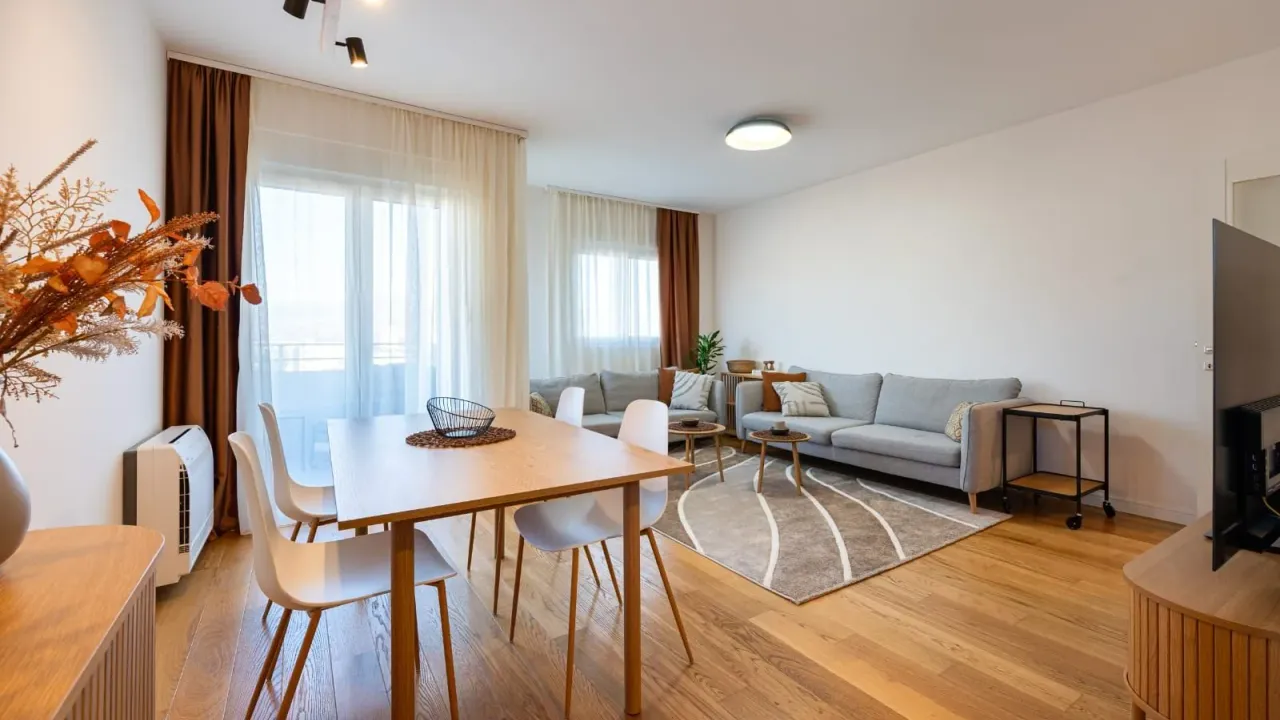 Izdavanje, dvosoban stan, 73m², Central Point, Podgorica