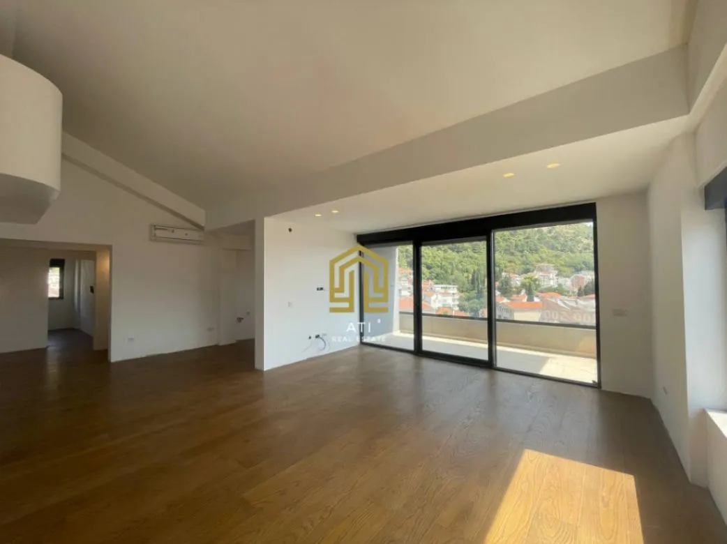 Prodaja, trosoban stan, 130m², Budva, Crna Gora