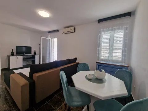 Sale, two bedroom apartment, 56m², Bečići, Budva - image 7