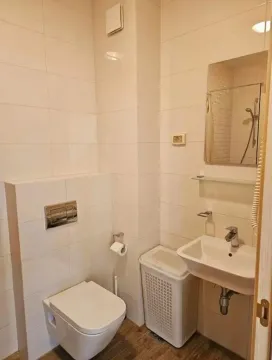 Izdavanje, jednosoban stan, 50m², City Kvart, Podgorica - image 6