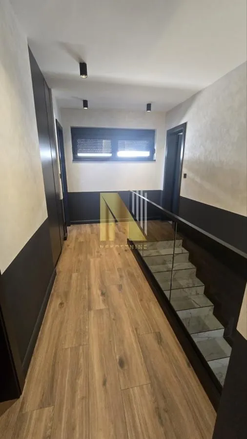 Prodaja, kuća, 183m², Veternička rampa, Novi Sad Sve Podlokacije