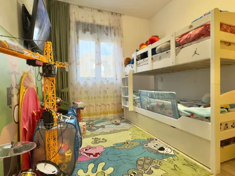 Rent, three bedroom apartment, 76m², Tivat, Crna Gora - image 2