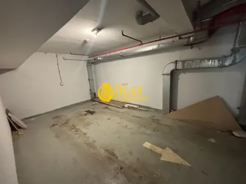 Prodaja, poslovni prostor, 42m², Kalenić Pijaca, Vračar Sve Podlokacije - image 13