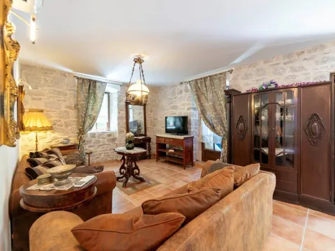 Sale, three bedroom apartment, 112m², Strp, Kotor - image 7