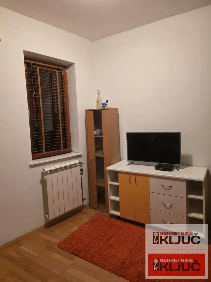 Izdavanje, garsonjera, 25m², Bulevar Oslobodjenja, Novi Sad Sve Podlokacije