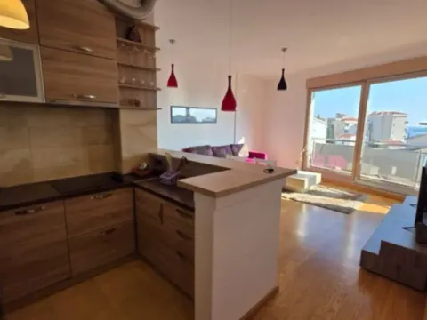 Rent, two bedroom apartment, 70m², Bečići, Budva