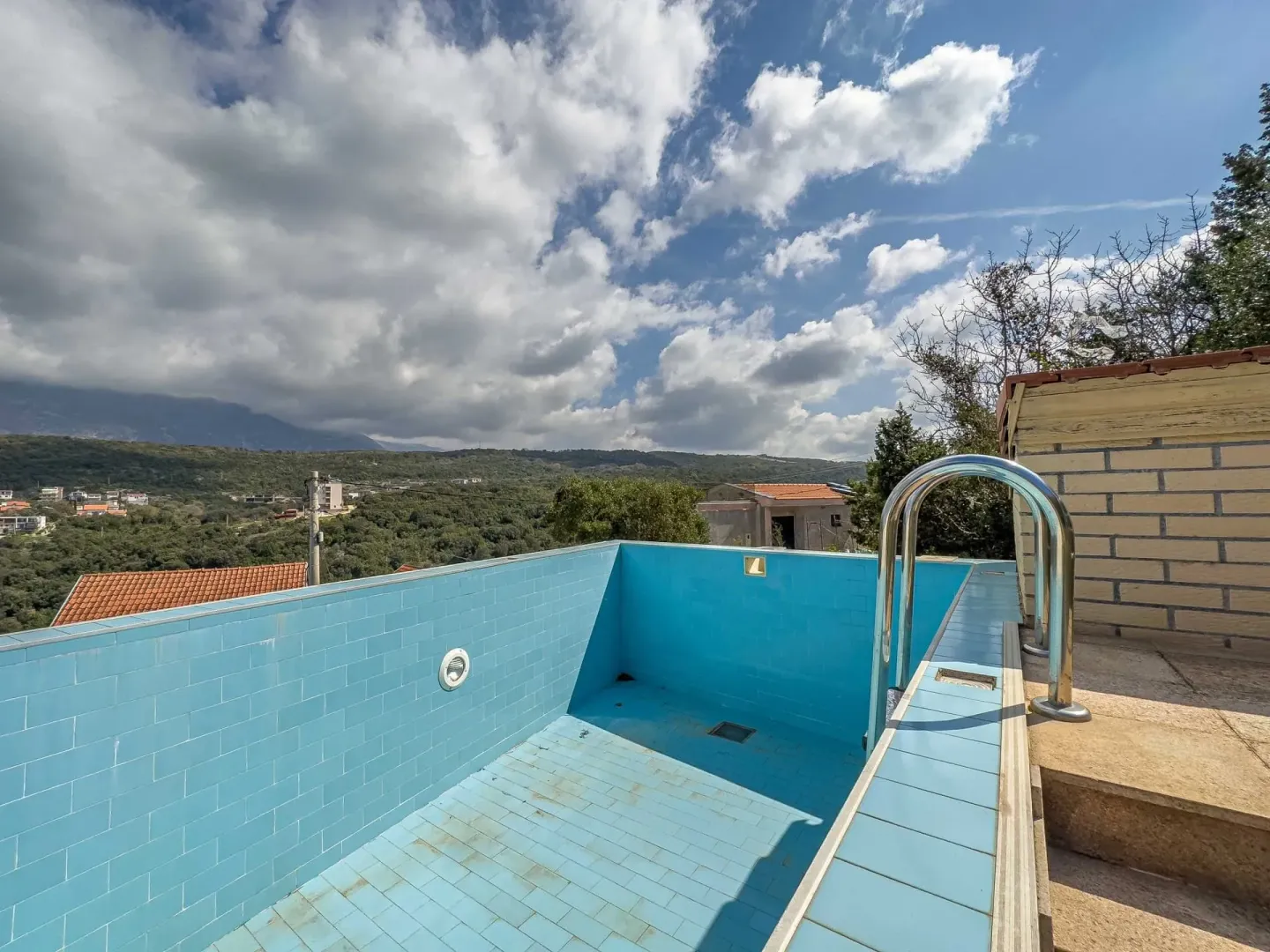 Prodaja, kuća, 160m², Utjeha, Bar