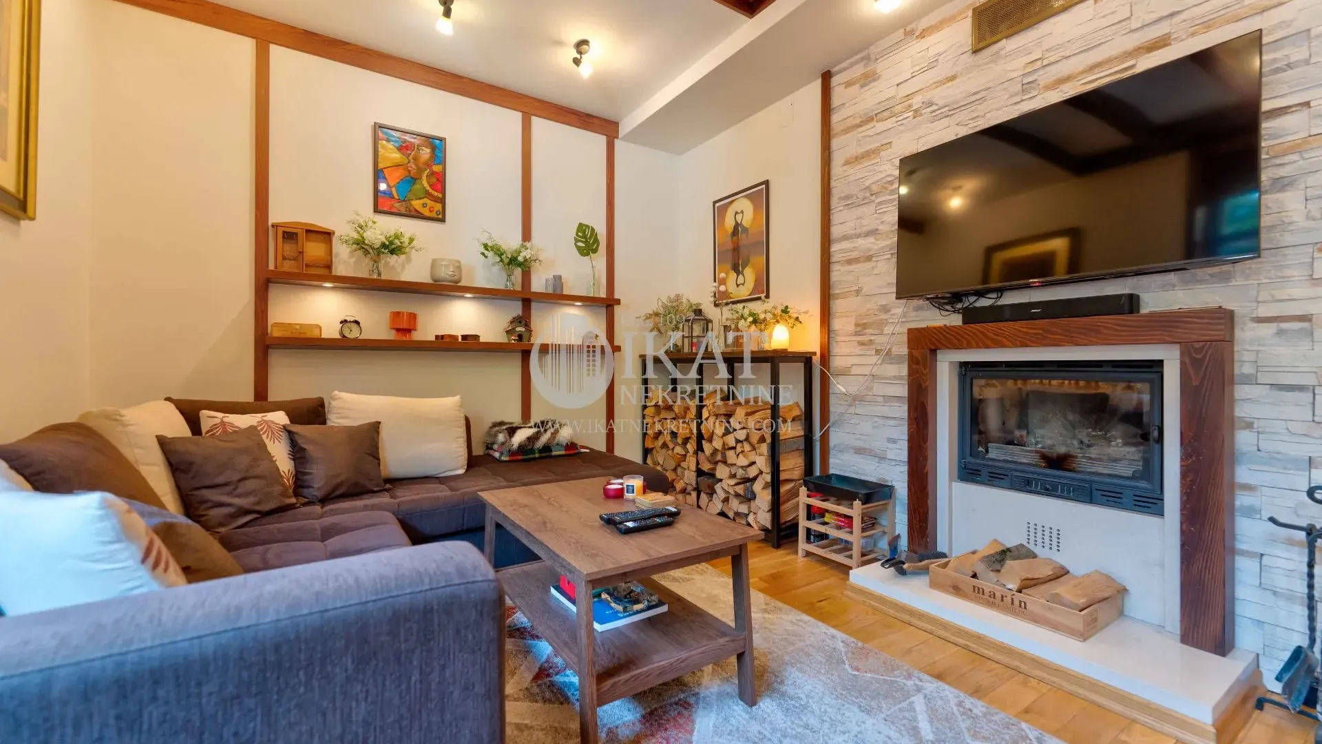 Prodaja, četvorosoban stan, 90m², 25. Maj, Zlatibor