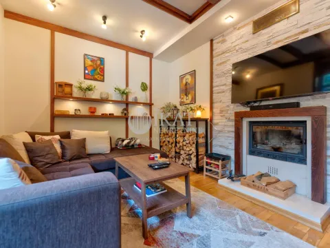 Prodaja, četvorosoban stan, 90m², 25. Maj, Zlatibor - image 4