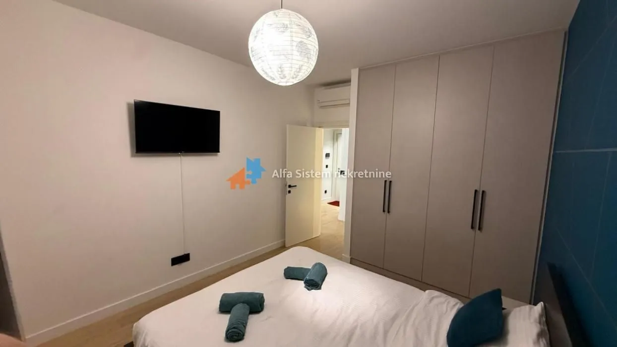 Izdavanje, dvosoban stan, 60m², Savski Venac, Beograd