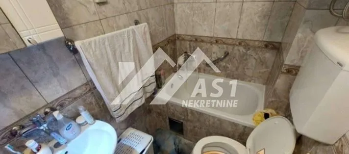 Izdavanje, dvosoban stan, 42m², Sajam, Novi Sad Sve Podlokacije