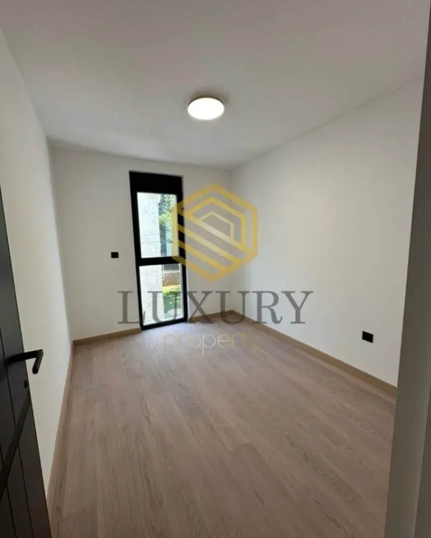 Izdavanje, trosoban stan, 111m², Zagorič, Podgorica