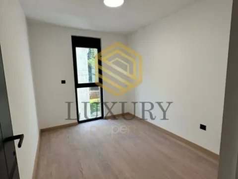 Izdavanje, trosoban stan, 111m², Zagorič, Podgorica - image 2