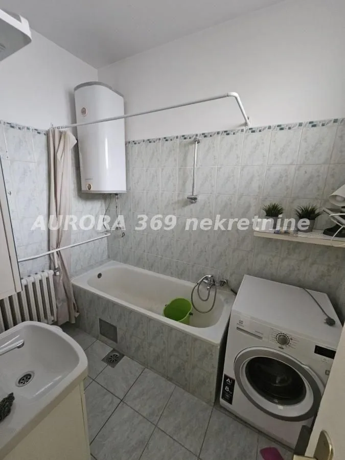 Prodaja, dvosoban stan, 48m², Stari grad, Novi Sad