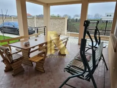 Sale, house, 151m², Rumenka, Novi Sad Sve Podlokacije