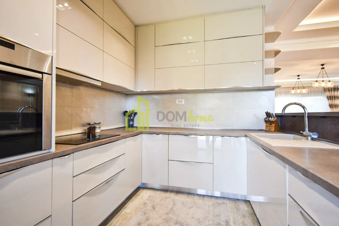 Rent, house, 280m², Stara Varoš, Podgorica