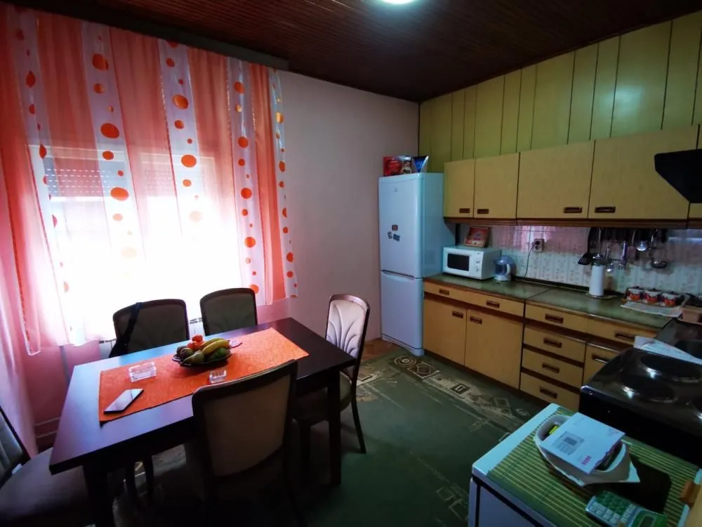 Prodaja, kuća, 130m², Centar, Jagodina