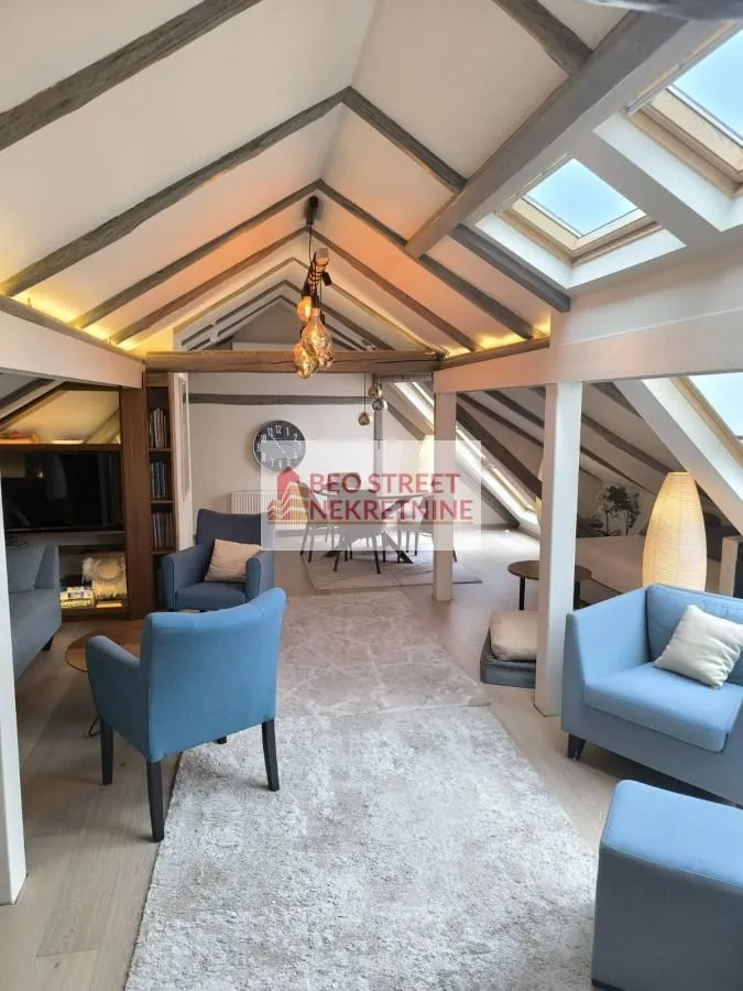 Izdavanje, trosoban stan, 107m², Stari Grad, Beograd