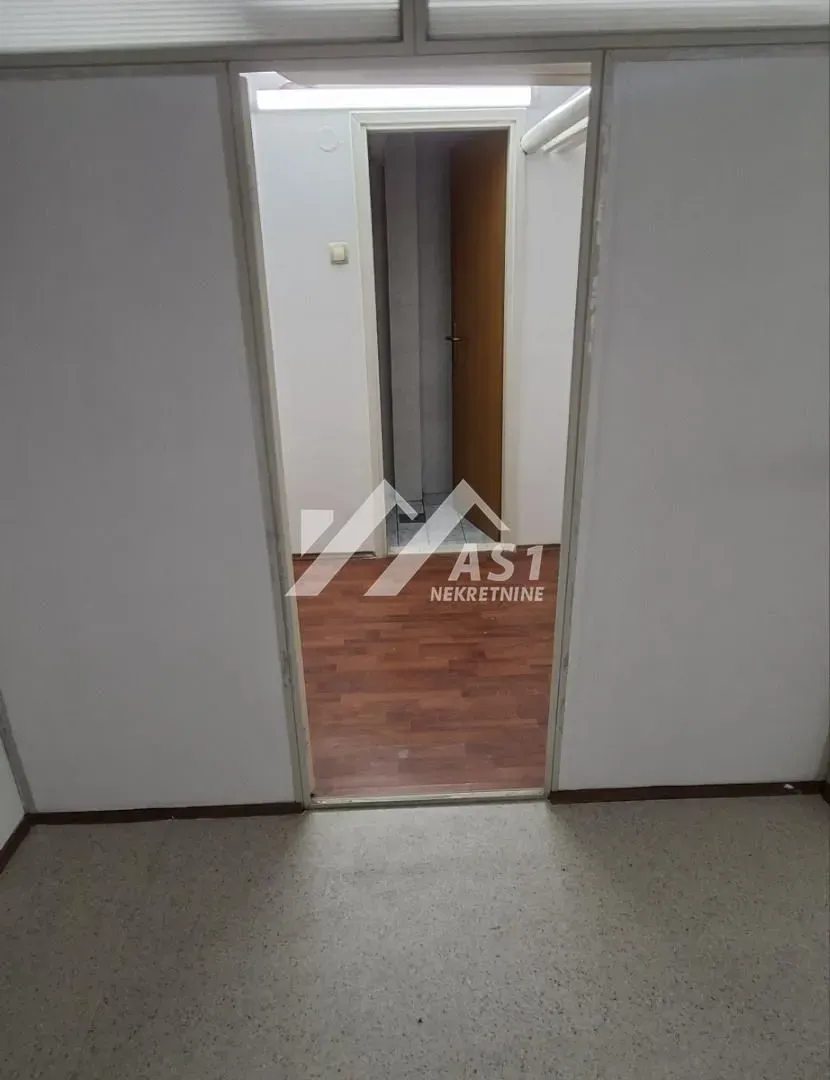 Rent, office space, 52m², Grbavica, Novi Sad Sve Podlokacije