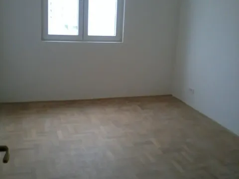 Izdavanje, dvosoban stan, 63m², Stari Aerodrom, Podgorica - image 1