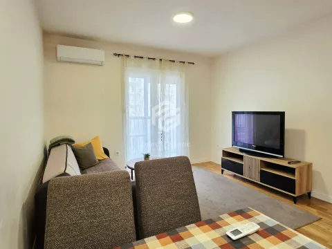 Rent, one bedroom apartment, 42m², Pobrežje, Podgorica - image 2