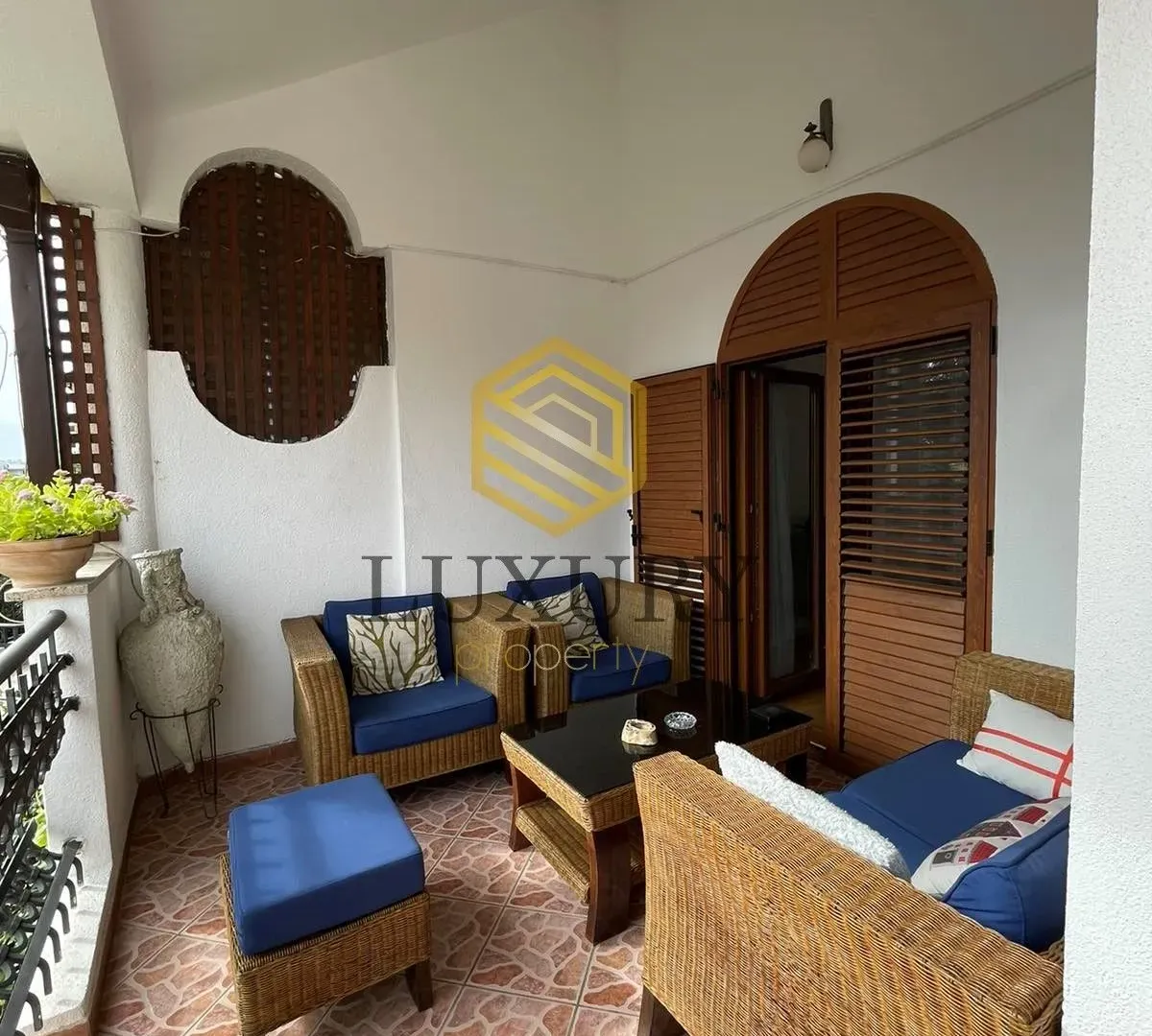 Rent, house, 280m², Centar, Podgorica
