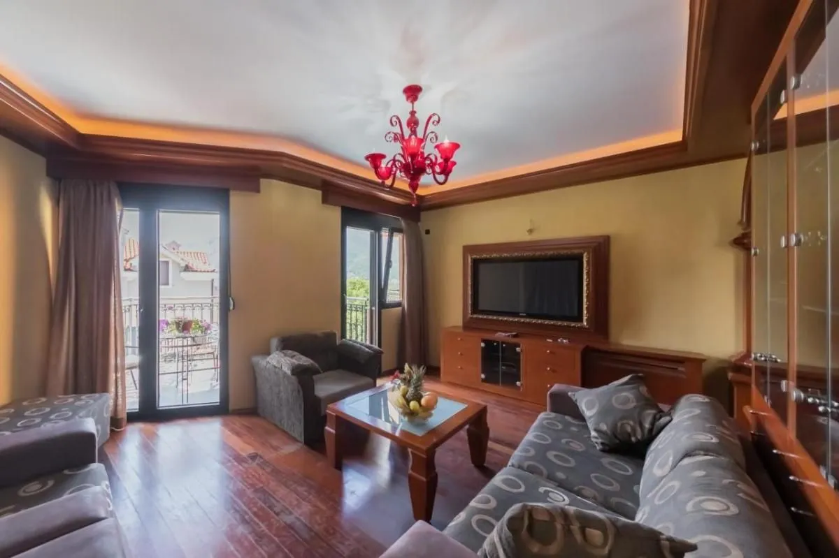 Sale, two bedroom apartment, 80m², Dobrota, Kotor