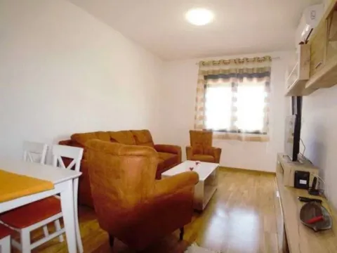 Rent, one bedroom apartment, 45m², Centar, Tivat - image 4