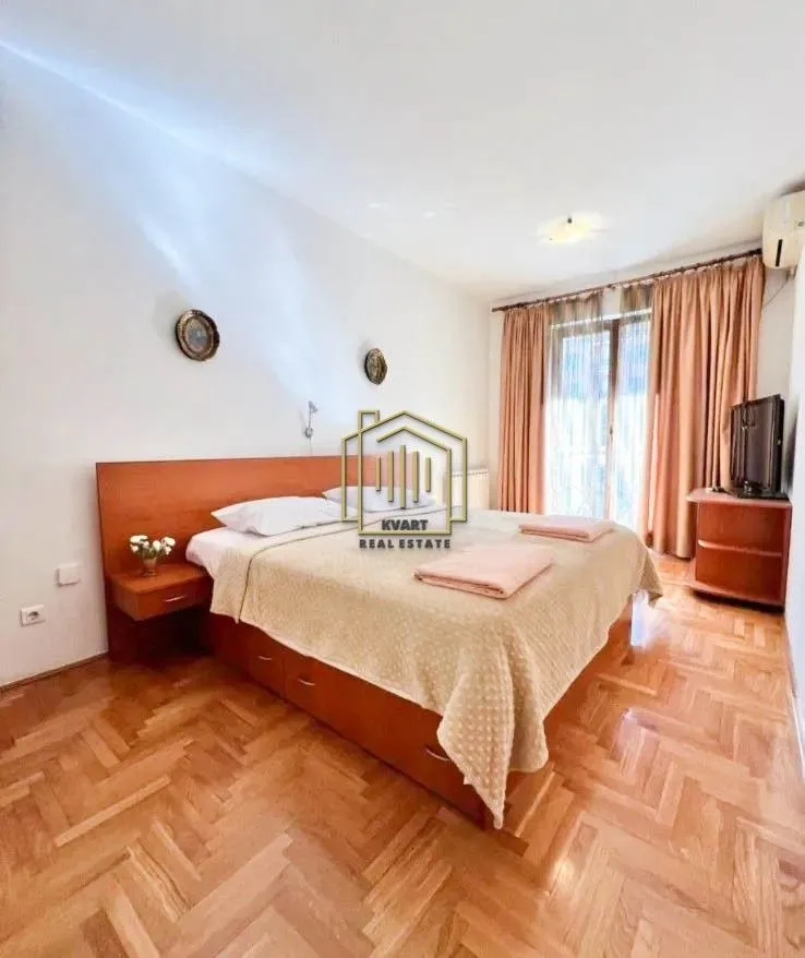 Izdavanje, dvosoban stan, 74m², Preko Morače, Podgorica